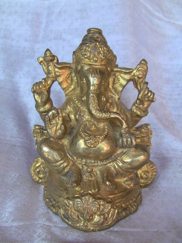Gannesh, sitting