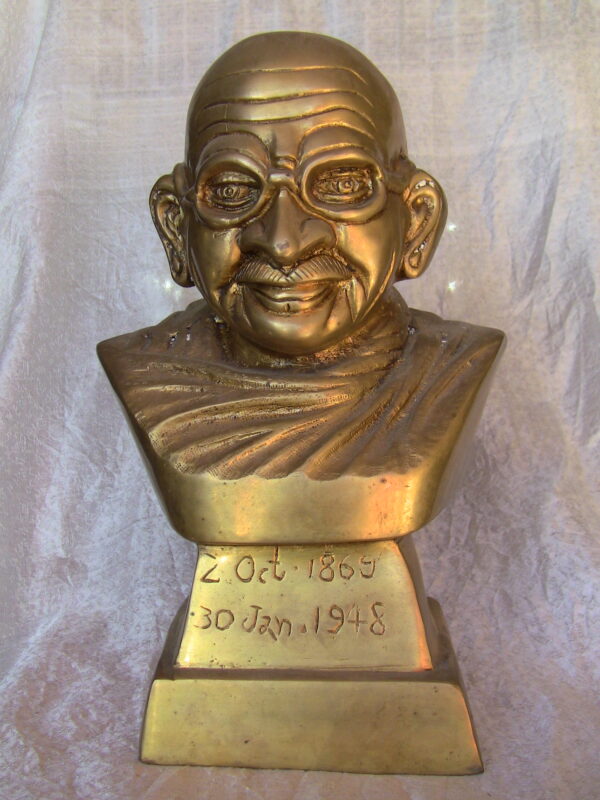 Ghandi, Large